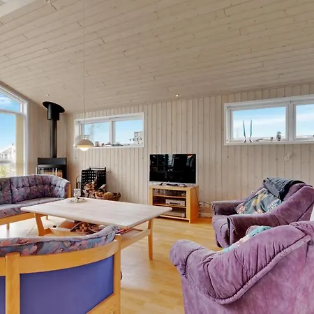 In With 4 Bedrooms And Wifi *
