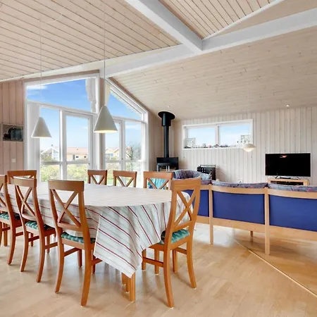 In With 4 Bedrooms And Wifi