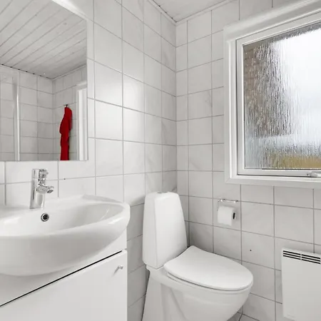 Prázdninový dům In With 4 Bedrooms And Wifi