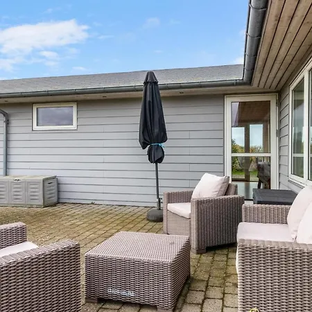In With 4 Bedrooms And Wifi *