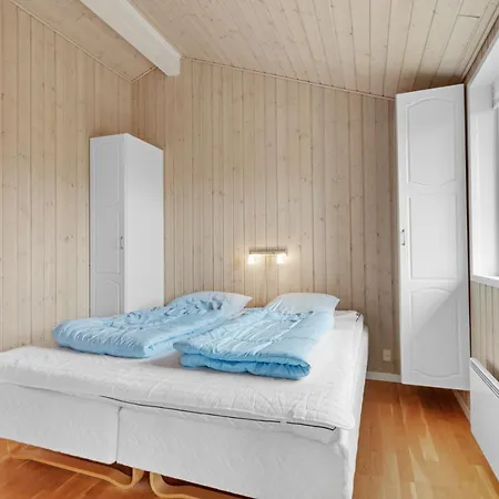 Prázdninový dům In With 4 Bedrooms And Wifi *