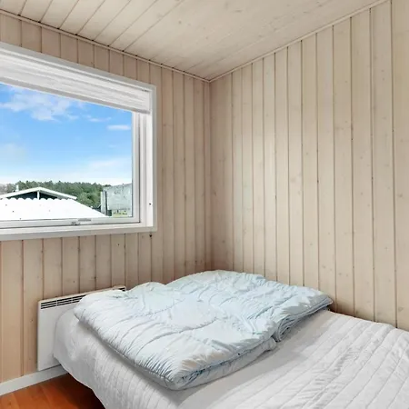 In With 4 Bedrooms And Wifi Prázdninový dům *